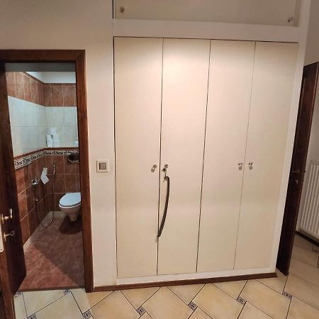 Spacious Apartment 6Min From The Dancing House Praga Zewnętrze zdjęcie