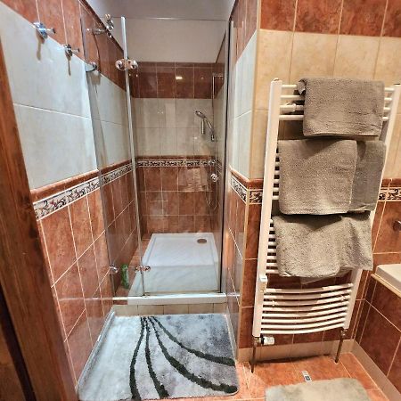 Spacious Apartment 6Min From The Dancing House Praga Zewnętrze zdjęcie